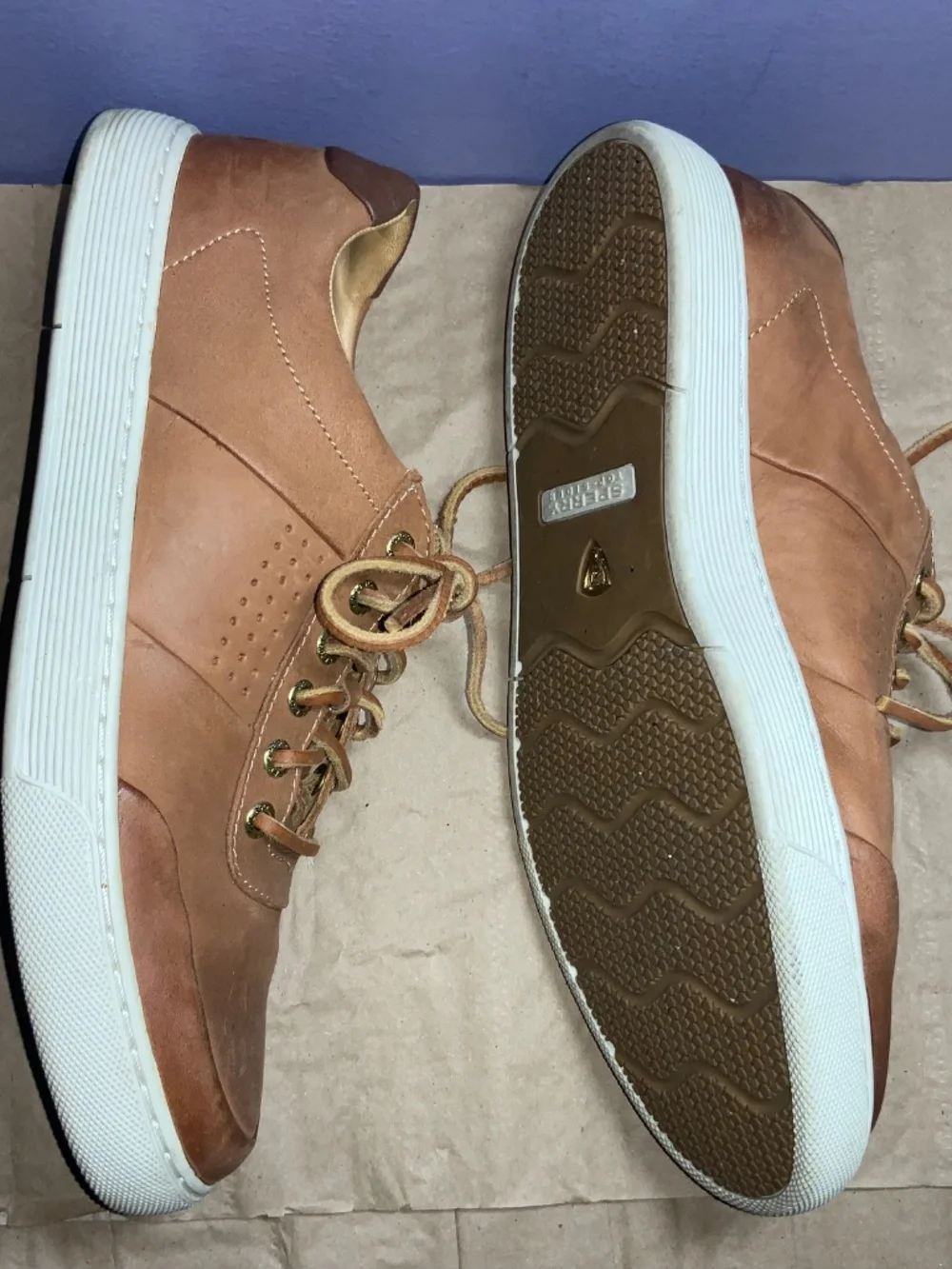 Sperry Gold Cup light brown leather low top sneakers Sz 9